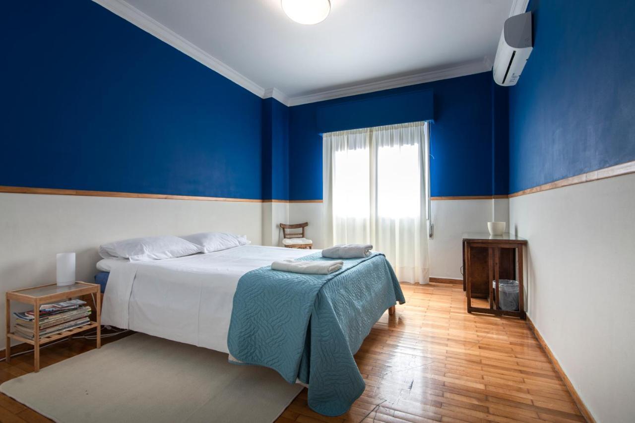 Blue & Red Apartment Atenas Exterior foto